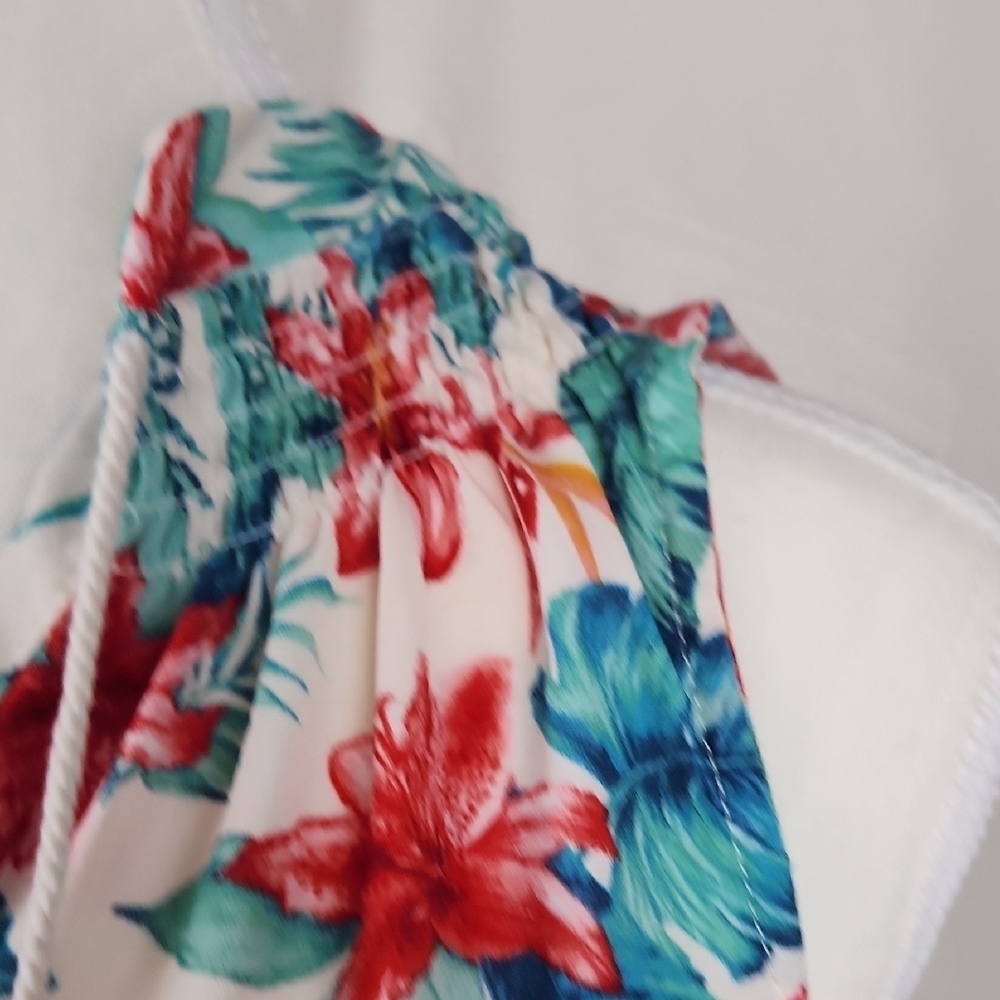 Floral Sleeveless Blouse - Red and Blue - Picture 4 of 7